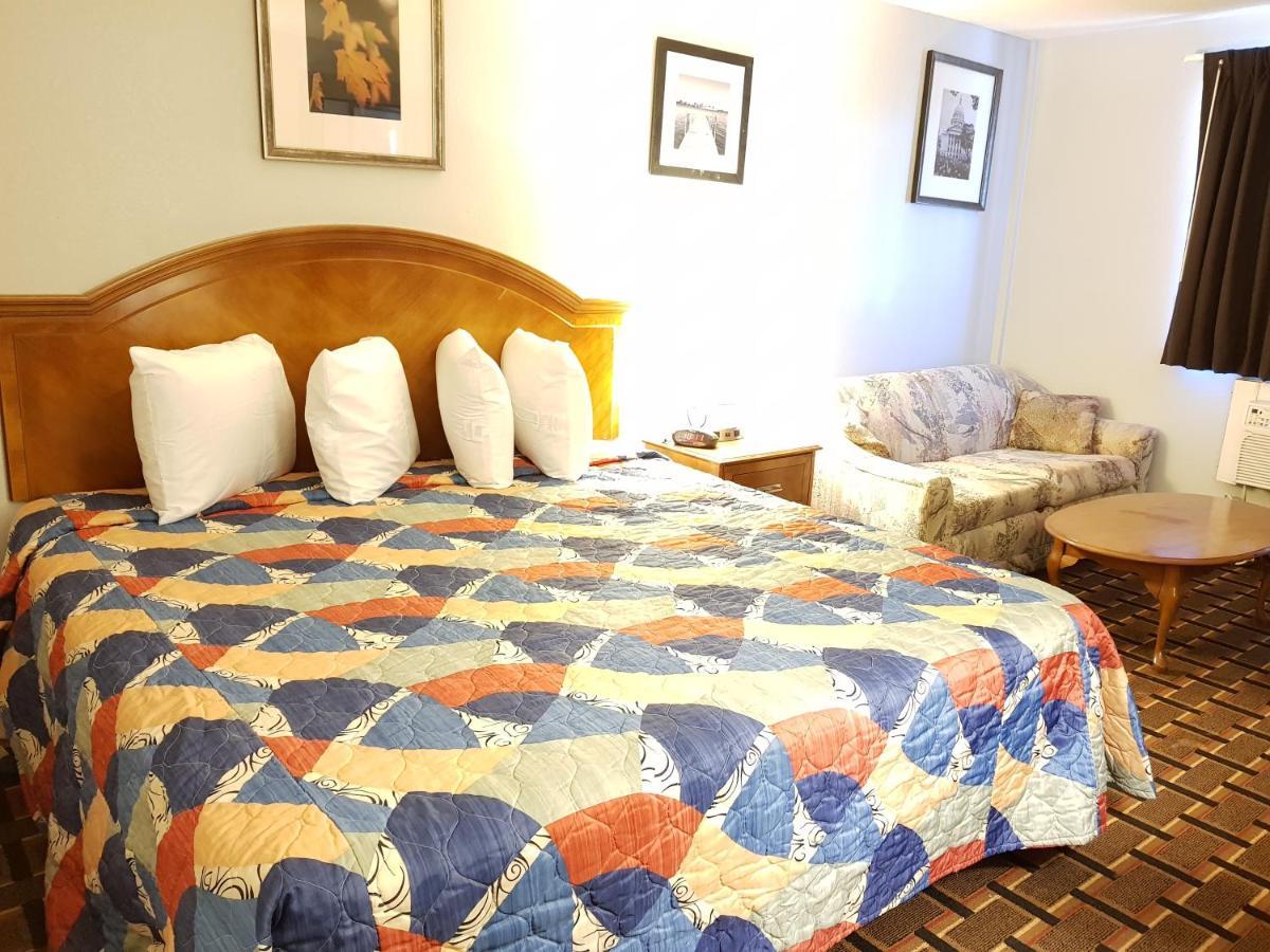 Le Mars Inn And Suites Ngoại thất bức ảnh