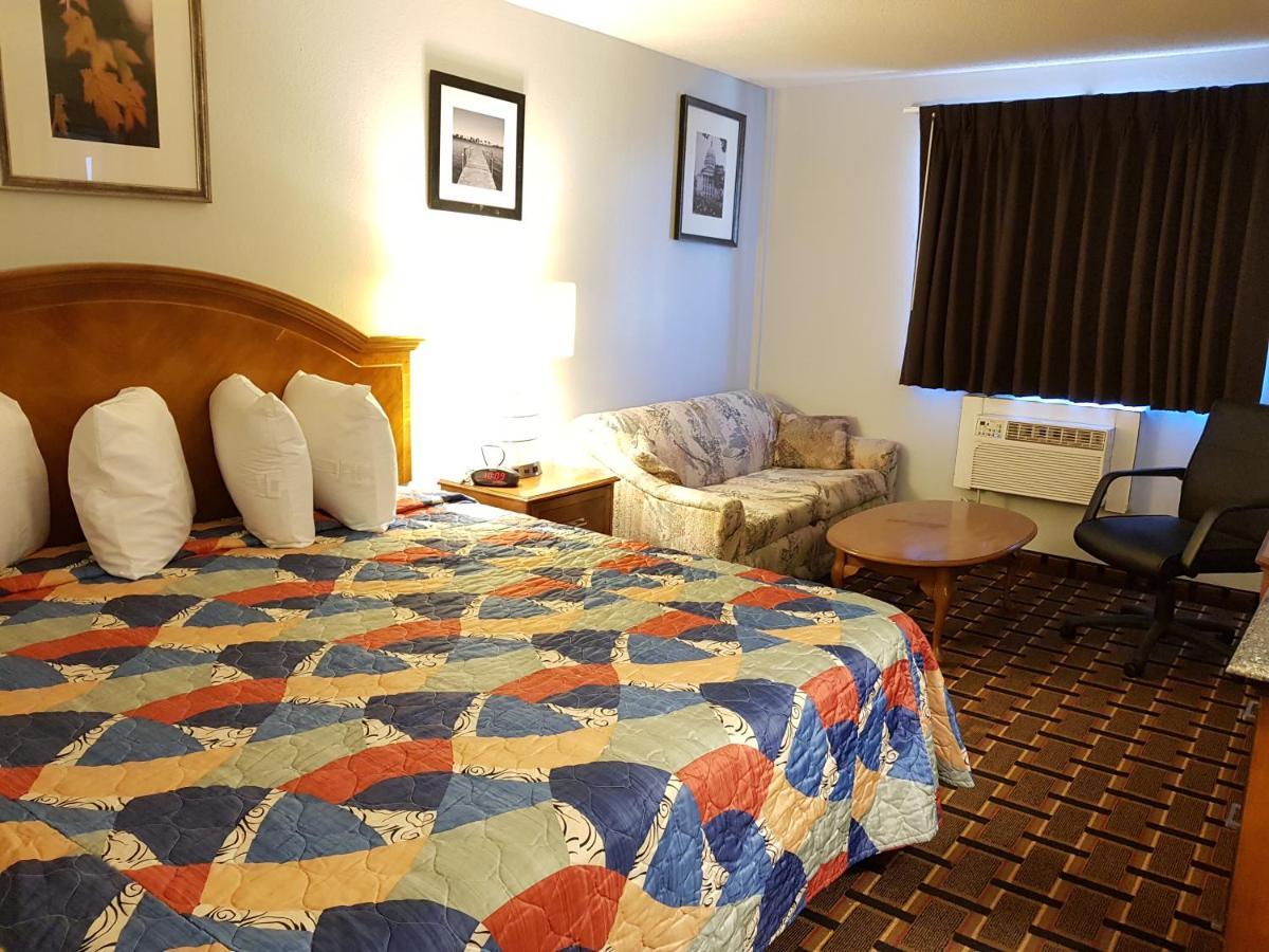Le Mars Inn And Suites Ngoại thất bức ảnh