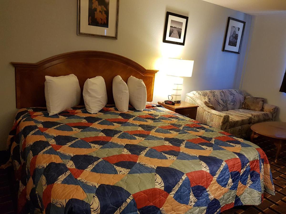 Le Mars Inn And Suites Ngoại thất bức ảnh