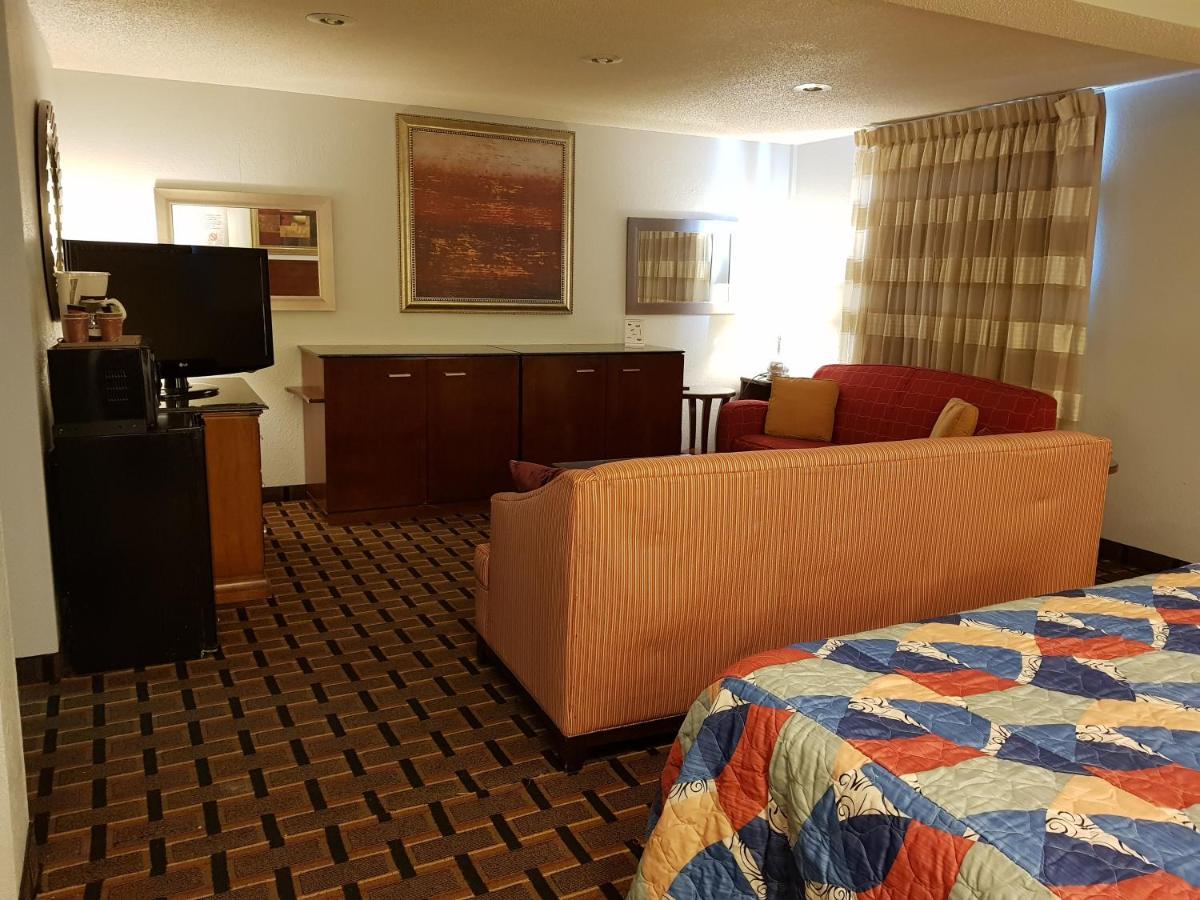 Le Mars Inn And Suites Ngoại thất bức ảnh