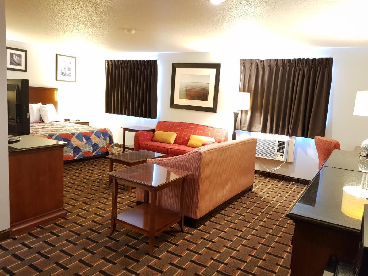 Le Mars Inn And Suites Ngoại thất bức ảnh